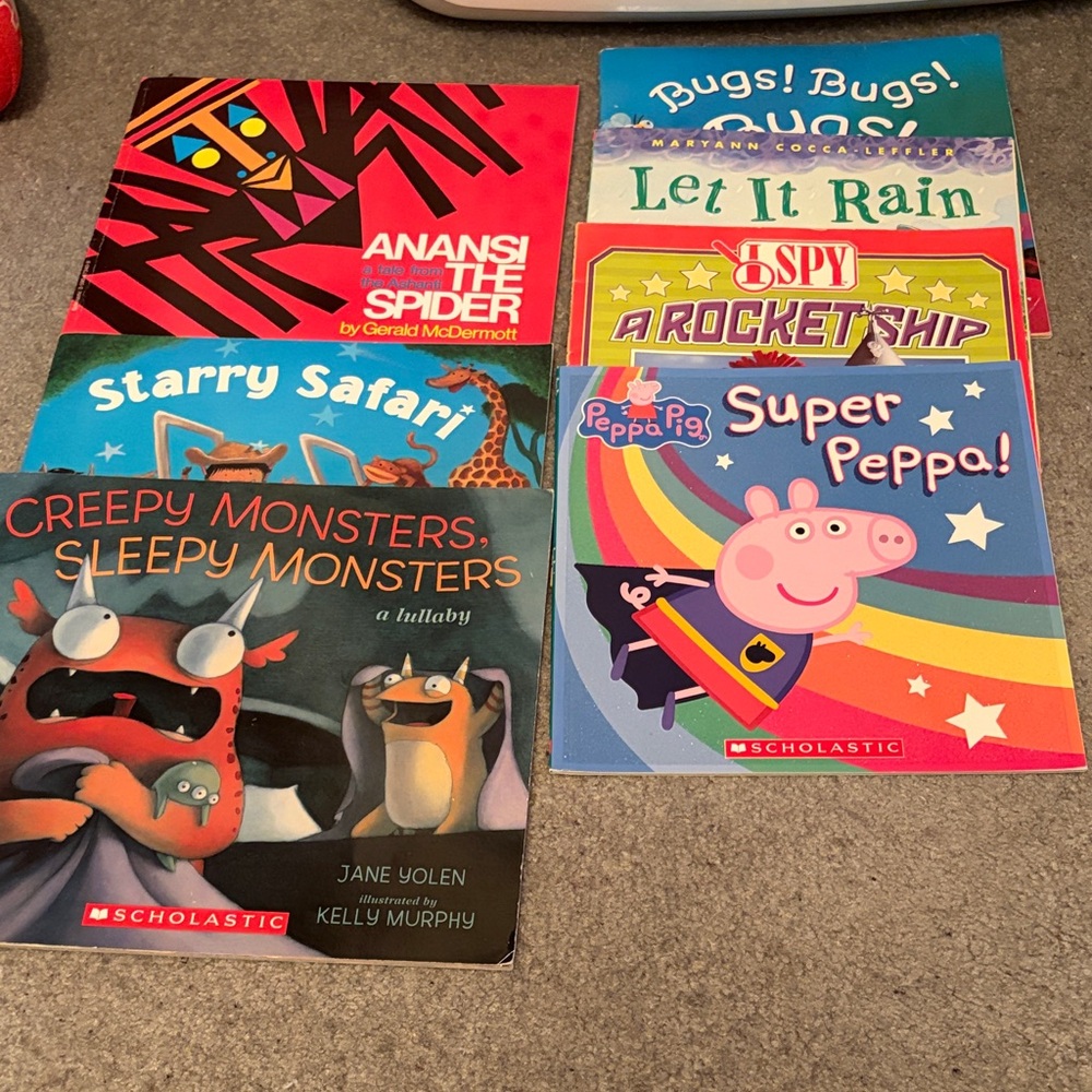 Set of 7 Scholastic books